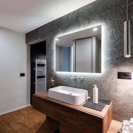 Hidden - By Myhomeincomo Apartman *
