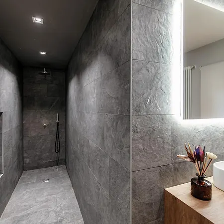 Apartman Hidden - By Myhomeincomo Como